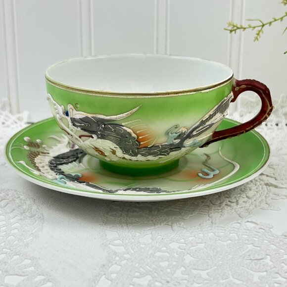Japanese Dragonware Tea Cup & Saucer Raised Moriage Design Green Geisha Girl - Picture 2 of 10